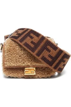 Fendi 2021 Baguette Montone Schultertasche