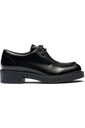 Prada Schnürschuhe aus gebürstetem Leder