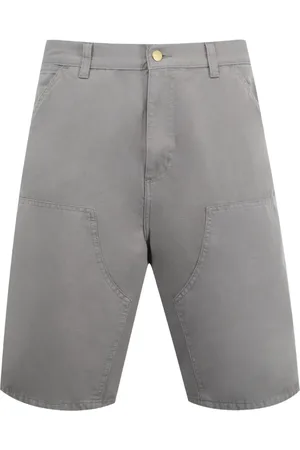 Carhartt Shorts im Layering-Look