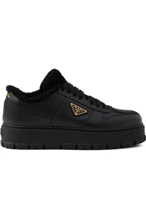 Prada Sneakers aus Shearling