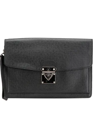 LOUIS VUITTON 2009 Taiga Belaia Clutch