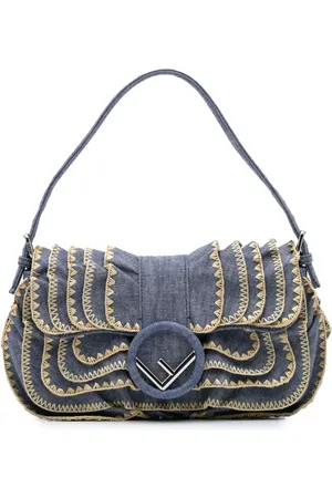Fendi 2010-2024 F is Fendi Kan I Baguette Handtasche aus Denim mit Stickerei und Rüschen