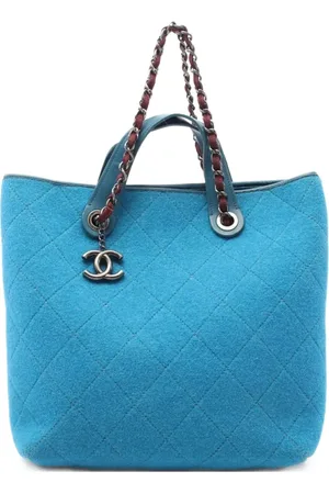 CHANEL 2011 Matelassé Schultertasche