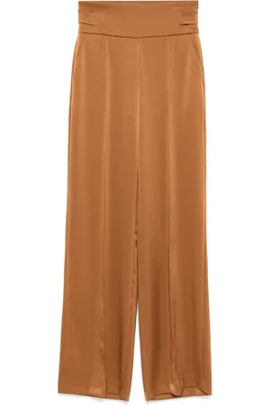 Alejandra Alonso Rojas Gerade Hose