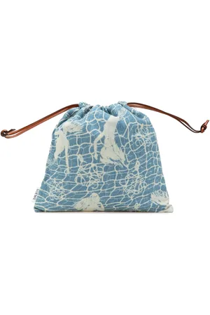 Loewe 2022 Paulas Ibiza Mermaid Clutch aus Denim mit Kordelzug