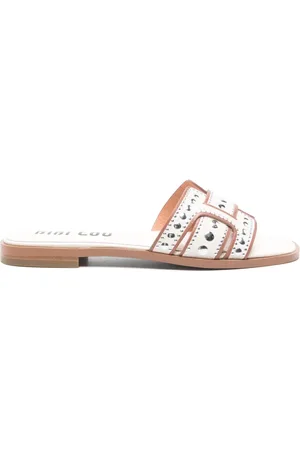 Bibi Lou Flache Sandalen mit Nieten