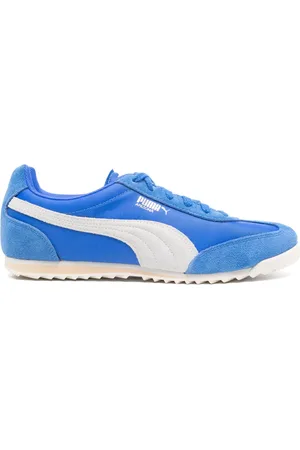 PUMA Arizona Sneakers