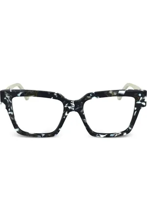 Karl Lagerfeld Brille im Butterfly-Design