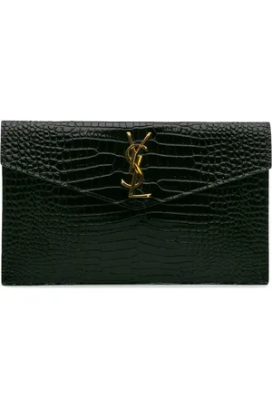 Saint Laurent 2022 Uptown Clutch aus Leder mit Kroko-Prägung