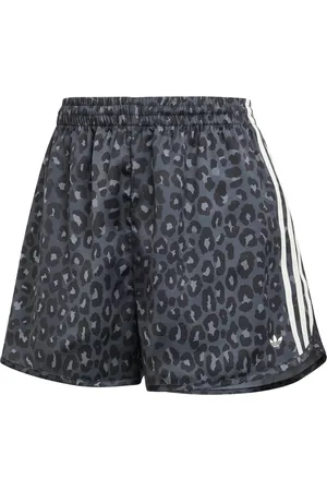 adidas Shorts mit Leoparden-Print