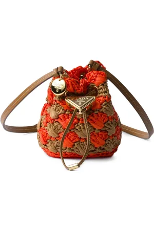Prada Mini Beuteltasche aus Häkelstrick
