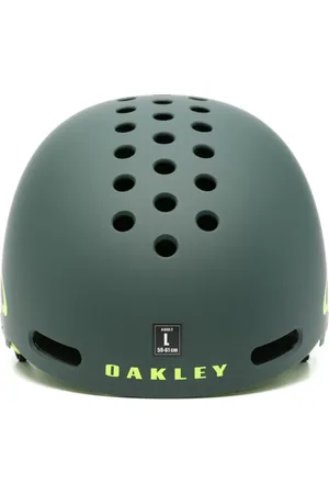 Oakley Street1 Helm