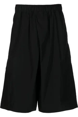 JULIUS Tucked Typewriter Shorts