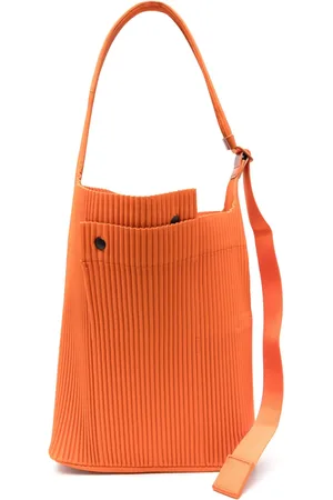 Issey Miyake Schultertasche im Utility-Look