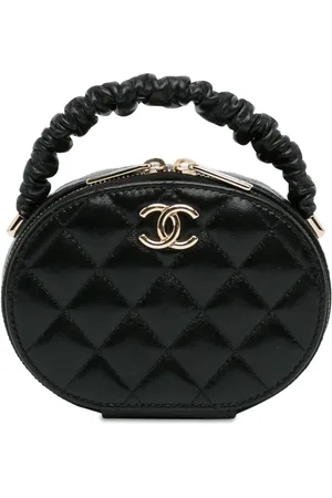 CHANEL 2021 ovale Kosmetiktasche mit CC