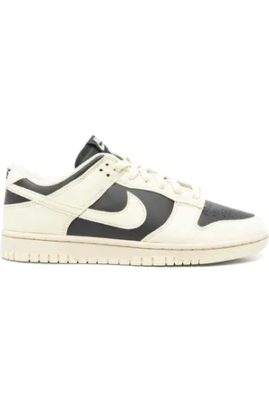Nike Dunk Low sneakers