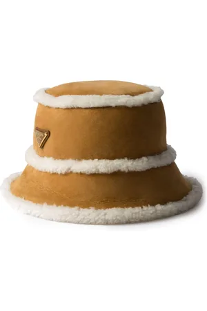 Prada Fischerhut aus Wildleder mit Shearling