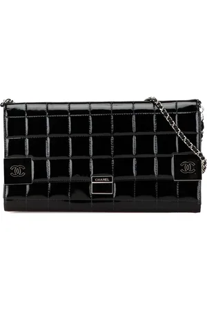 CHANEL Hobo Bags - 2000-2002 CC Chocolate Bar Patent Clutch on Chain - Gr. unisize - in - für Damen
