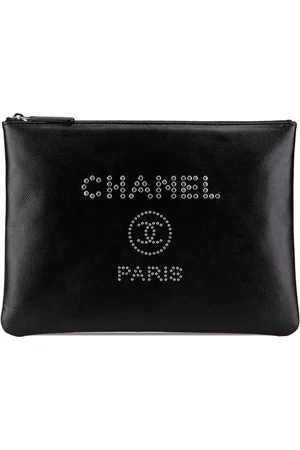 CHANEL Clutches - 2018 Medium Caviar Deauville Studded O Case Clutch - Gr. unisize - in - für Damen