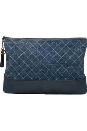 CHANEL Clutches - 2018 Large Denim Gabrielle O Case Clutch - Gr. unisize - in - für Damen