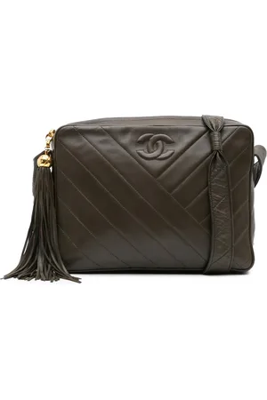 CHANEL Hobo Bags - 1991-1994 CC Chevron Lambskin Tassel Crossbody - Gr. unisize - in - für Damen