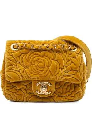 CHANEL Crossbody Bags - 2021-2024 Mini Square Velvet Camellia Embossed Fla - Gr. unisize - in - für Damen