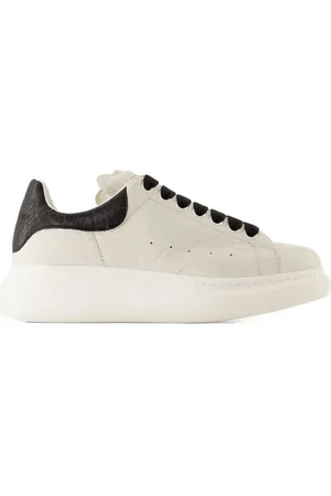Alexander McQueen Low-Top Sneaker - Oversized White Sneakers With Smooth Calfskin - Gr. 35 (EU) - in - für Damen