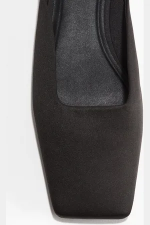 H&M Mules aus Satin mit eckiger Spitze - Schwarz