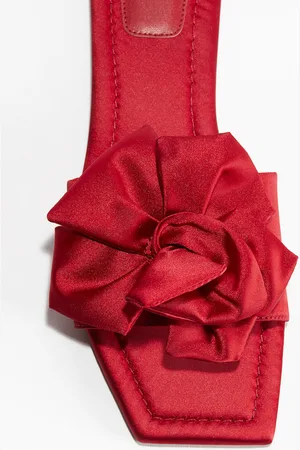H&M Satinsandalen mit Applikation - Rot