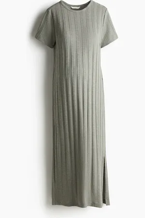H&M MAMA Geripptes Kleid - Grün