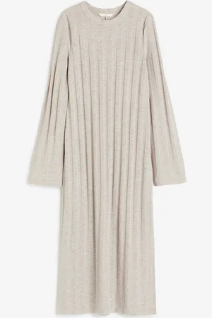 H&M Geripptes Strickkleid - Beige