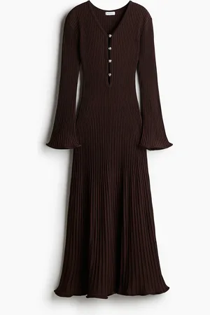 H&M Ausgestelltes Kleid in Rippstrick - Braun
