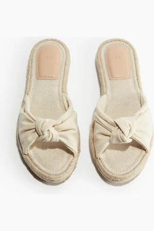H&M Pantoletten-Espadrilles mit Twistdetail - Beige