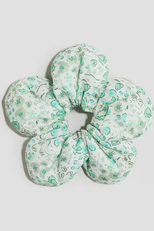 H&M Scrunchie in Form eines Blütenblatts - Weiß