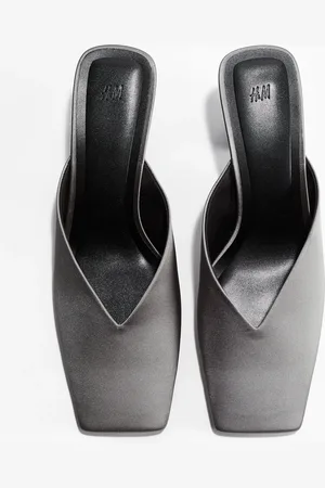 H&M Satin-Mules mit konischem Absatz - Grau