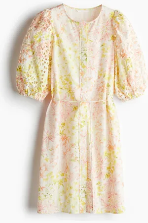 H&M Kleid mit Broderie Anglaise an den Ärmeln - Weiß