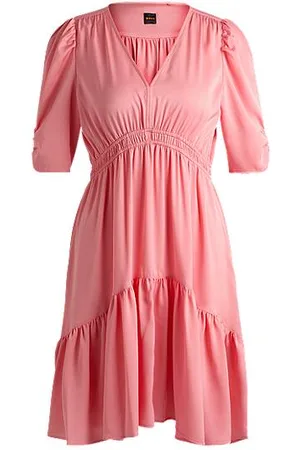 HUGO BOSS Kleid aus gehämmertem Satin mit V-Ausschnitt und Volantsaum