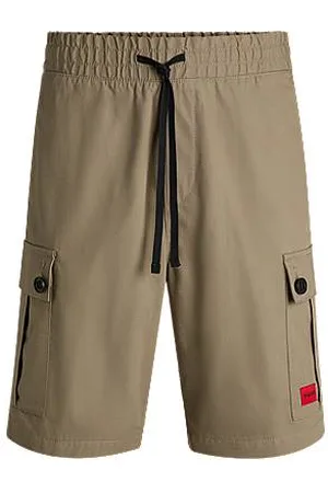 HUGO BOSS Shorts aus strukturierter Baumwolle mit rotem Logo-Label