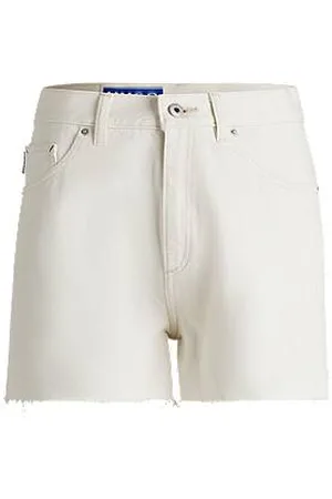 HUGO BOSS Ecrufarbene Denim-Shorts mit unversäuberten Säumen