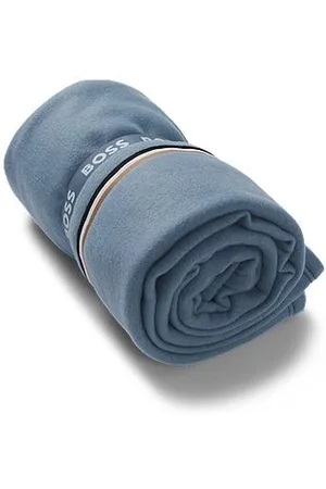HUGO BOSS Fleece-Überwurf mit charakteristischer Streifen-Applikation