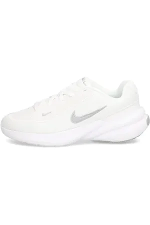 Nike UPLIFT SC