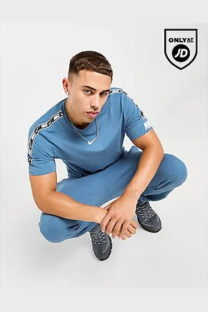 Nike Repeat Tape T