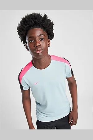 Nike Strike T