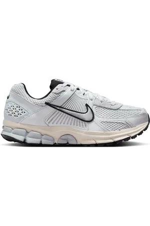 Nike Sneakers "zoom Vomero 5"