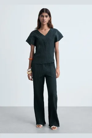 MANGO Top mit V-Ausschnitt und Knitter-Effekt - Damen - S