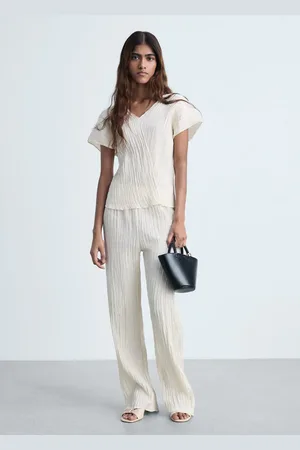 MANGO Top mit V-Ausschnitt und Knitter-Effekt - Damen - M