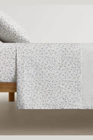 MANGO Gemustertes Spannbettlaken aus Baumwoll-Perkal für Kinderbettchen - Home - 100x150cm