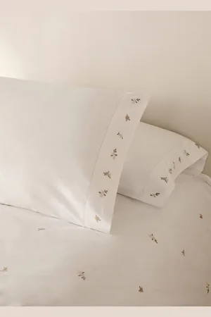 MANGO Kopfkissenbezug aus Baumwoll-Perkal mit aufgestickter Blume für Kinderbett 45 x 110 cm - Home - 45x110cm