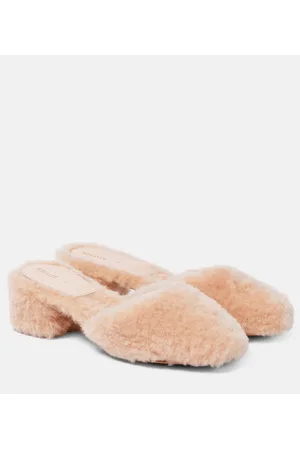 Khaite Mules Clio aus Shearling