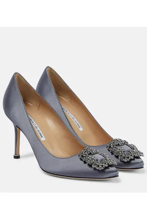 Manolo Blahnik Pumps Hangisi 90 aus Satin mit Kristallen
